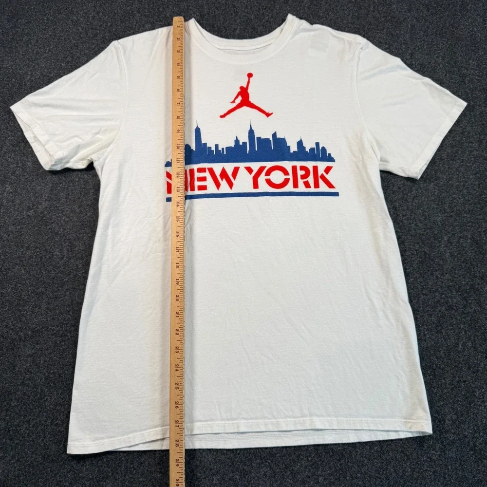 Jordan Mens New York City Skyline Jumpman Graphic T-Shirt White Large L